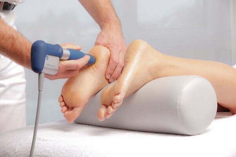Провеждане на ударно-вълнова терапия